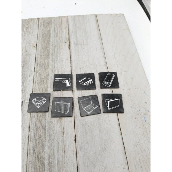 2009 Clue Secrets & Spies Board Game Replacement Piece Item Tokens, Score marker - Picture 2 of 4